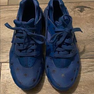 Nike Air Huarache Logos